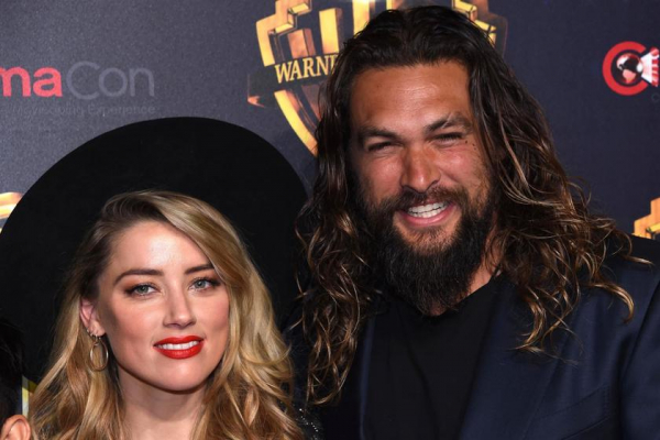Джейсон Момоа пытался устроить увольнение Эмбер Херд из скивела Aquaman придя на съемочную площадку пьяным и переодетым как Джонни Депп
Джейсон Момоа пытался устроить увольнение Эмбер Херд из скивела Aquaman придя на съемочную площадку пьяным и переодетым как Джонни Депп