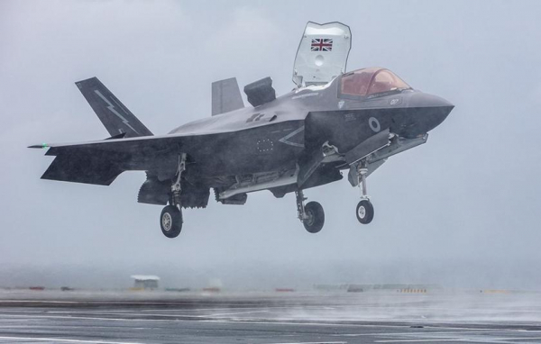 
							Британские истребители F-35 Lightning II и Eurofighter Typhoon установили рекорд на учениях, запустив 53 ракеты AIM-132 ASRAAM по беспилотным мишеням Banshee
						