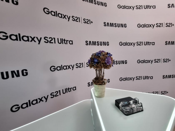 
						Флагманская линейка Samsung Galaxy S21 и наушники Galaxy Buds Pro своими глазами
					