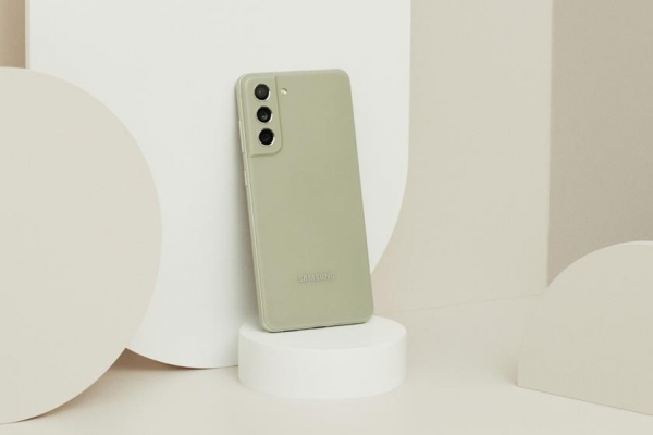Samsung Galaxy S21 FE – Snapdragon 888, 120-Гц экран Dynamic AMOLED 2X, 4500 мА*ч, IP68 и Android 12 с One UI 4.0 по цене от $699
Samsung Galaxy S21 FE – Snapdragon 888, 120-Гц экран Dynamic AMOLED 2X, 4500 мА*ч, IP68 и Android 12 с One UI 4.0 по цене от $699