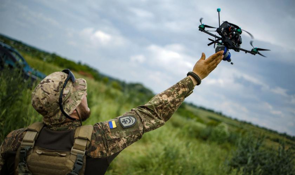 Великобритания и другие страны планируют предоставить Украине тысячи дронов с искусственным интеллектом Великобритания и другие страны планируют предоставить Украине тысячи дронов с искусственным интеллектом
