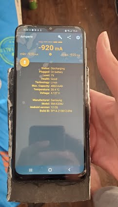 Энтузиаст модифицировал свой Samsung Galaxy A32 5G, добавив батарею на 30 000 мАч. Теперь это не смартфон, а кирпич
Энтузиаст модифицировал свой Samsung Galaxy A32 5G, добавив батарею на 30 000 мАч. Теперь это не смартфон, а кирпич