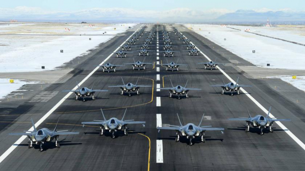 В 2022 году ВВС США отправили в Европу 12 истребителей F-35 Lightning II для обнаружения российских зенитно-ракетных комплексов С-300
В 2022 году ВВС США отправили в Европу 12 истребителей F-35 Lightning II для обнаружения российских зенитно-ракетных комплексов С-300