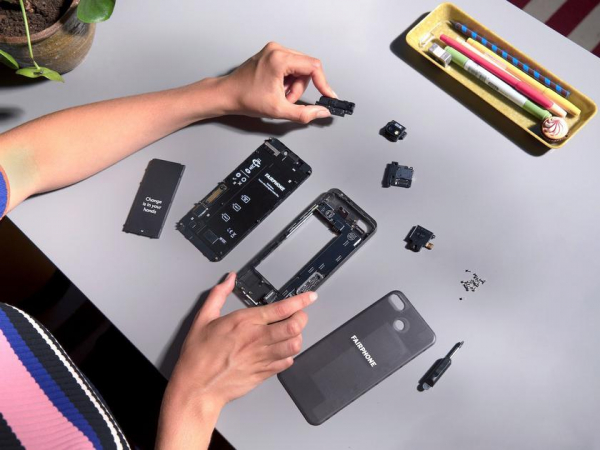 Сделайте ремонтопригодный смартфон со съемным аккумулятором: глава Fairphone раскритиковал OnePlus за отказ от 7-летней поддержки Сделайте ремонтопригодный смартфон со съемным аккумулятором: глава Fairphone раскритиковал OnePlus за отказ от 7-летней поддержки