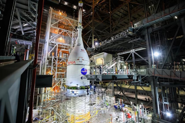 
						NASA планирует запустить лунную миссию Artemis I в феврале 2022 года
					