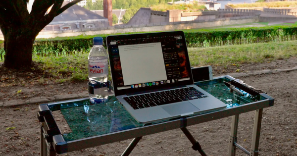 Nomad Desk – офисный стол стоимостью от $185, который можно носить в рюкзаке
Nomad Desk – офисный стол стоимостью от $185, который можно носить в рюкзаке