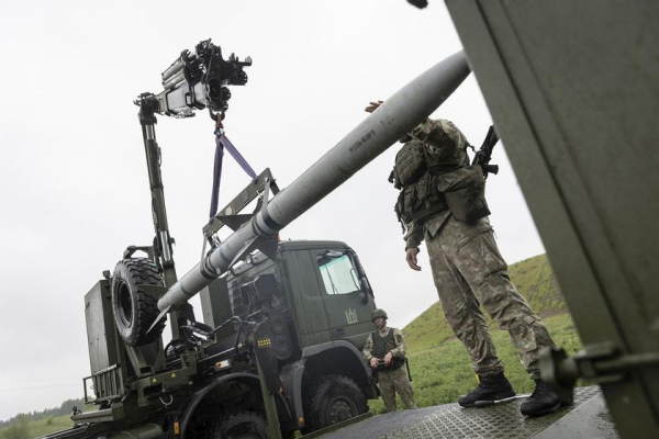 Литва впервые использовала зенитно-ракетный комплекс NASAMS с ракетами SL-AMRAAM на учениях
Литва впервые использовала зенитно-ракетный комплекс NASAMS с ракетами SL-AMRAAM на учениях