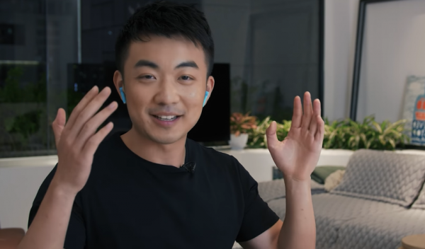 Видео: смотрите, как глава OnePlus собирает смартфон OnePlus Nord своими руками
Видео: смотрите, как глава OnePlus собирает смартфон OnePlus Nord своими руками