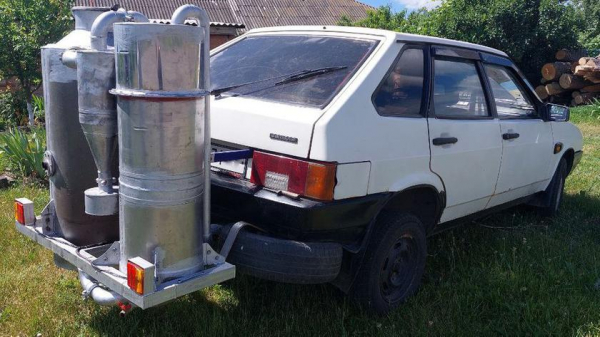 Украинец перевёл автомобиль на дрова из-за дефицита топлива
Украинец перевёл автомобиль на дрова из-за дефицита топлива