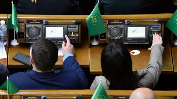 Депутаты Рады придумали, как не дать Разумкову подписать закон о рассмотрении тысяч правок Депутаты Рады придумали, как не дать Разумкову подписать закон о рассмотрении тысяч правок