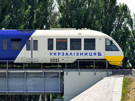 Deutsche Bahn будет курировать пассажирские перевозки "Укрзалізниці" – компании подписали договор Deutsche Bahn будет курировать пассажирские перевозки "Укрзалізниці" – компании подписали договор