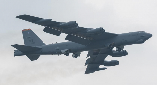 Первое в истории развёртывание ядерных бомбардировщиков B-52H в Индонезии подошло к концу – ВВС США возвращают стратегические самолёты на Гуам
Первое в истории развёртывание ядерных бомбардировщиков B-52H в Индонезии подошло к концу – ВВС США возвращают стратегические самолёты на Гуам