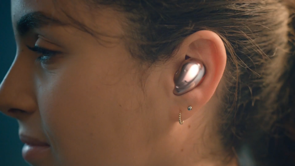 Наушники-«бобы» Samsung Galaxy Buds Live в промо-роликах: система шумоподавления и анонс 5 августа
Наушники-«бобы» Samsung Galaxy Buds Live в промо-роликах: система шумоподавления и анонс 5 августа