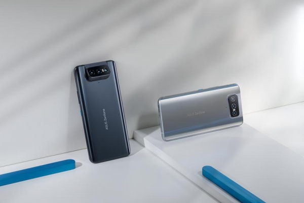 ASUS ZenFone 8 Flip: преемник Zenfone 7 с тройной камерой-перевертышем и топовым процессором Snapdragon 888 за €800
ASUS ZenFone 8 Flip: преемник Zenfone 7 с тройной камерой-перевертышем и топовым процессором Snapdragon 888 за €800