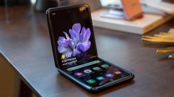 Инсайдер: Samsung готовит 5G-версию «раскладушки» Galaxy Z Flip с ценником около $1500
Инсайдер: Samsung готовит 5G-версию «раскладушки» Galaxy Z Flip с ценником около $1500
