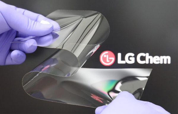 Твердый, как стекло, и без складок: LG представила новый дисплей для складных смартфонов
Твердый, как стекло, и без складок: LG представила новый дисплей для складных смартфонов