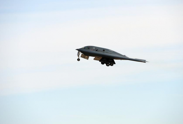 
							B-2 Spirit вернулись к полётам &ndash; ядерный бомбардировщик поднялся в небо впервые с декабря 2022 года
						