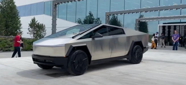 
							Tesla хочет выпускать ежегодно до 500&nbsp;000 электрических пикапов Cybertruck &ndash; первые клиенты получать машин до конца 2023 года
						
