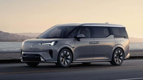 Volvo запустила массовое производство люксового электрического минивэна EM90 с запасом хода до 738 км Volvo запустила массовое производство люксового электрического минивэна EM90 с запасом хода до 738 км