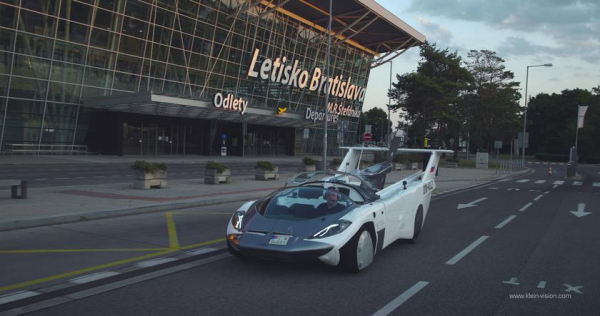 Добро пожаловать в будущее: летающий автомобиль-трансформер AirCar совершил первый в истории перелет между городами
Добро пожаловать в будущее: летающий автомобиль-трансформер AirCar совершил первый в истории перелет между городами