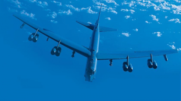 
							ВВС США начали модернизацию ядерных бомбардировщиков B-52H Stratofortress стоимостью $2,8 млрд &ndash; первый самолёт получает новый радар
						