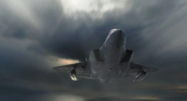 
							Истребитель пятого поколения F-35C Lightning II сможет уничтожать корабли ракетой большой дальности AGM-158C LRASM
						