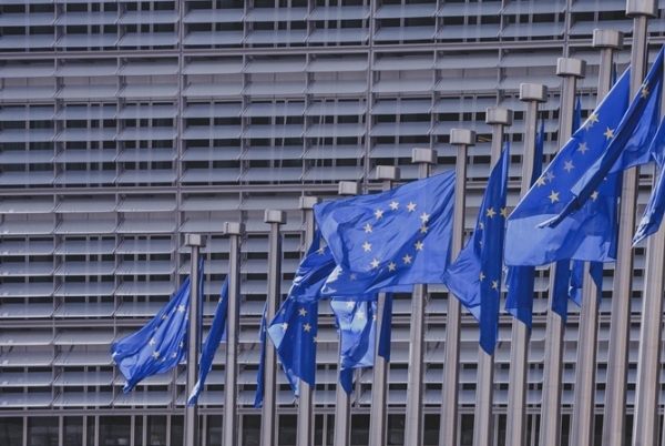 Европарламент утвердил семилетний бюджет ЕС Европарламент утвердил семилетний бюджет ЕС