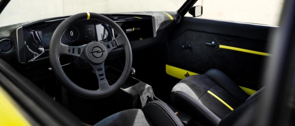 
						Opel превратила купе Manta A из 70-х годов в электромобиль
					