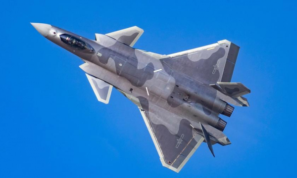 Китай впервые показал, как истребитель пятого поколения J-20 Mighty Dragon запустил ракету для отработки уничтожения вражеских самолётов
Китай впервые показал, как истребитель пятого поколения J-20 Mighty Dragon запустил ракету для отработки уничтожения вражеских самолётов