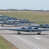 США подняли в небо одновременно 40% флота ядерных бомбардировщиков B-2 Spirit стоимостью более $2 млрд
США подняли в небо одновременно 40% флота ядерных бомбардировщиков B-2 Spirit стоимостью более $2 млрд