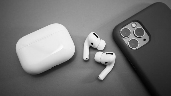 
						Слух: Apple представит беспроводные наушники AirPods 3 в ближайшие недели
					