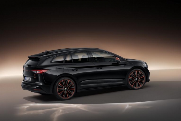 
						Skoda Enyaq iV: конкурент Tesla Model X с запасом хода до 510 км, разгоном 6.2 сек до 100 км/ч, 13-дюймовым дисплеем и ценником от 40 000 евро
					