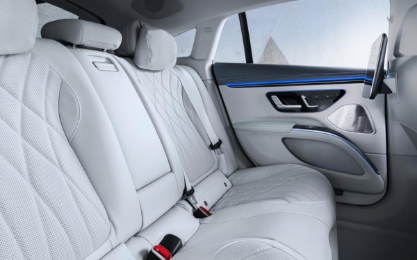 
						Первый в мире представительский электрокар: Mercedes-Benz официально представила модель EQS с запасом хода до 770 км, цена стартует от $110000
					