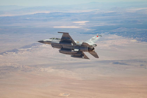 Lockheed Martin отправила первый в мире модернизированный истребитель F-16 Viper Block 70 на базу «Эдвардс» для финальных испытаний
Lockheed Martin отправила первый в мире модернизированный истребитель F-16 Viper Block 70 на базу «Эдвардс» для финальных испытаний
