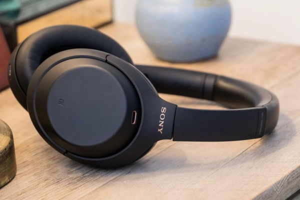 
						Sony WH-1000XM4: беспроводные наушники с активным шумоподавлением и автономностью до 30 часов за $350
					
