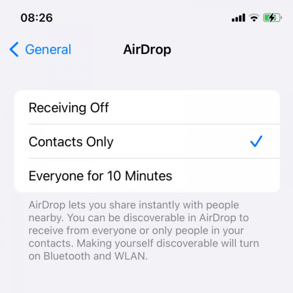 Apple ограничила работу функции AirDrop на iPhone из-за протестов в Китае
Apple ограничила работу функции AirDrop на iPhone из-за протестов в Китае