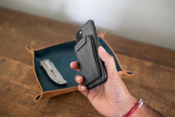 Комплект аксессуаров для iPhone 12 и не только собрал на Kickstarter более $1,2 млн
Комплект аксессуаров для iPhone 12 и не только собрал на Kickstarter более $1,2 млн
