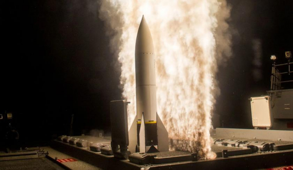 
							США и Дания проведут морские учения с применением перехватчиков RIM-174 SM-6 ERAM стоимостью $5 млн, которые могут сбивать баллистические ракеты
						