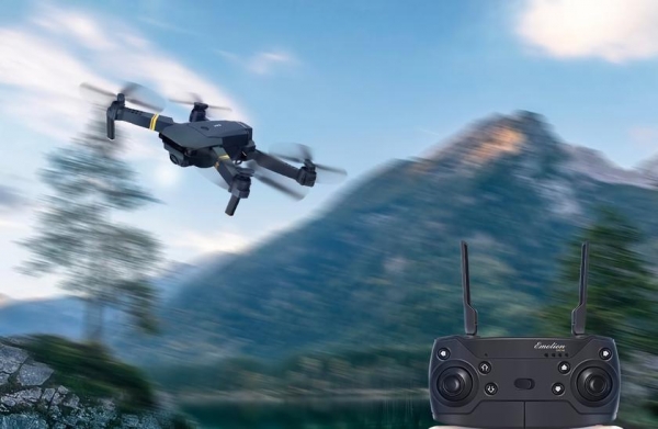 Eachine E58: клон DJI Mavic с FullHD-камерой за $52
Eachine E58: клон DJI Mavic с FullHD-камерой за $52