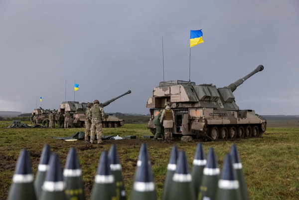 Великобритания отправляет Украине новую партию 155-мм самоходных гаубиц AS-90 Великобритания отправляет Украине новую партию 155-мм самоходных гаубиц AS-90