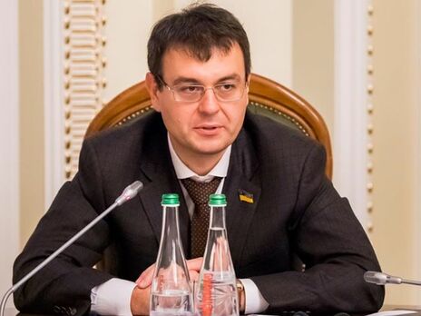 Гетманцев считает "идиотской" дискуссию о необходимости работать с кассовыми аппаратами Гетманцев считает "идиотской" дискуссию о необходимости работать с кассовыми аппаратами