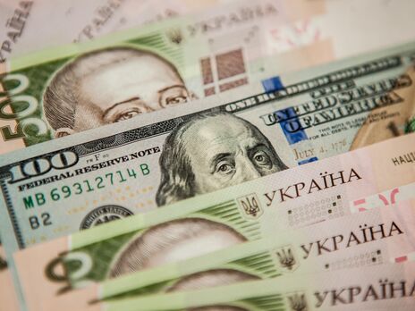 Гривна подешевела к доллару, но подорожала к евро и рублю Гривна подешевела к доллару, но подорожала к евро и рублю