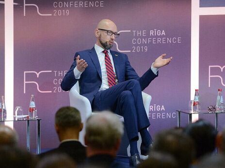 Яценюк: Когда в Украине предлагают забрать у олигархов их СМИ, я слышу: "Давайте подомнем эти СМИ под себя" Яценюк: Когда в Украине предлагают забрать у олигархов их СМИ, я слышу: "Давайте подомнем эти СМИ под себя"