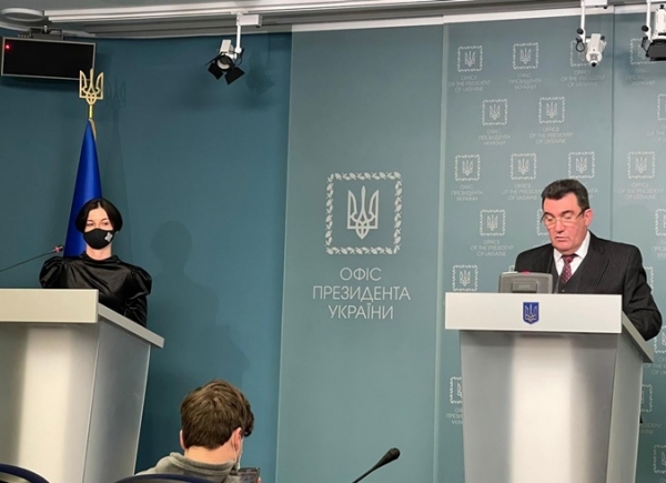 Как санкции против Медведчука, фармацевтов и сети "Спортмастер" отразятся на простых гражданах Как санкции против Медведчука, фармацевтов и сети "Спортмастер" отразятся на простых гражданах