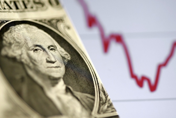 Как транш МВФ и снижение учетной ставки отразятся на курсе доллара 