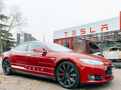 Капитализация компании Tesla Inc превысила $1 трлн Капитализация компании Tesla Inc превысила $1 трлн