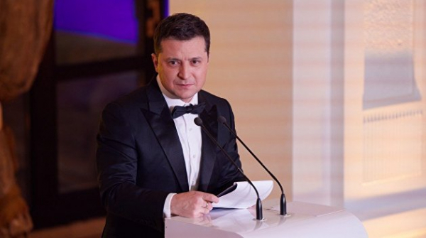Киевский эксперт рассказал, чем закончилась попытка сделать из Зеленского «бандеровца» Киевский эксперт рассказал, чем закончилась попытка сделать из Зеленского «бандеровца»