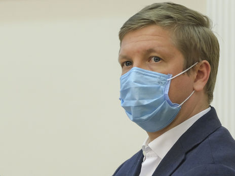 Коболев назвал свою зарплату за апрель