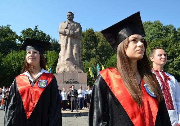 Куда уходят с рынка "лишние" юристы и экономисты 