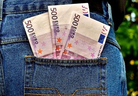 Курс валют: евро упал, а доллар вырос [инфографика]